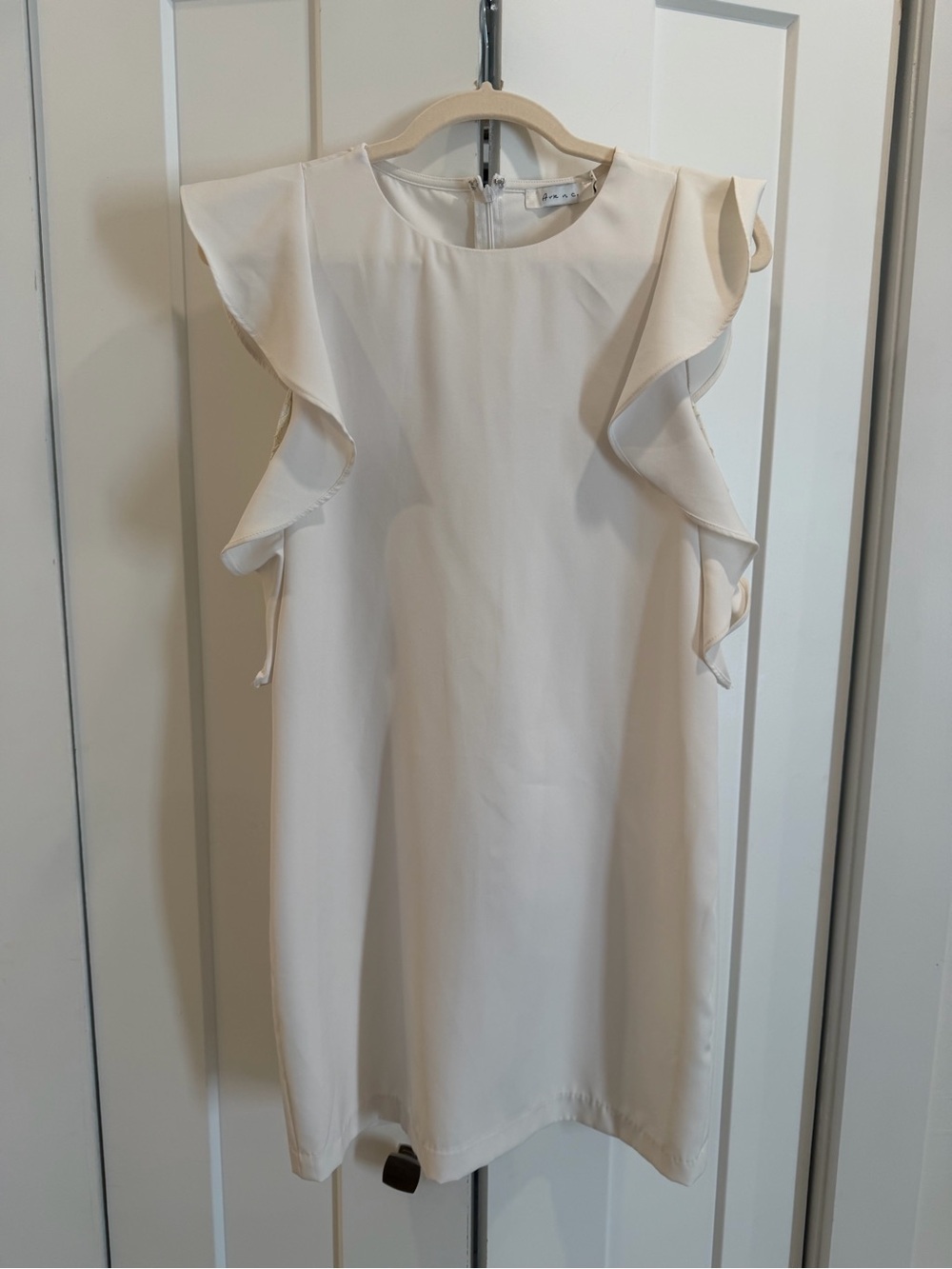 Women’s Cream Ruffle Sleeve Shift Dress